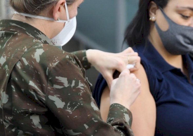 Vacinação para adolescentes acima de 13 anos neste sábado em Criciúma