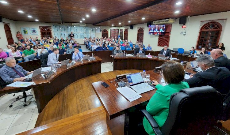 Reprovação de empréstimo de R$ 12 milhões gera debate na Câmara de Vereadores