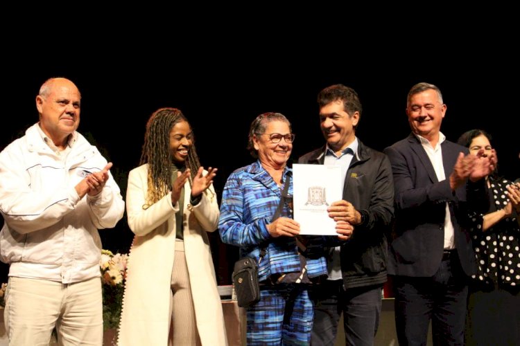 Governo de Criciúma entrega escrituras para famílias do bairro São Marcos
