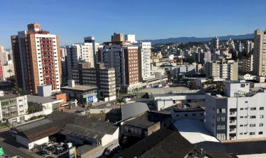 Proprietários de calçadas irregulares nos arredores do Terminal Central começam a ser notificados em Criciúma