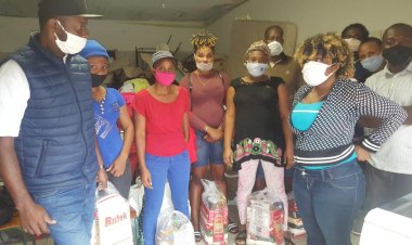 Mais de 20 haitianos dividem a residência em um galpão alugado