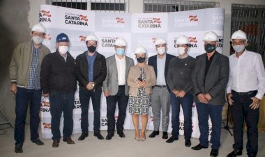 Governador Carlos Moisés assina convênio de repasse para Centro de Inovação do Bairro da Juventude