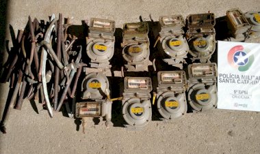 Polícia Militar prende Dupla  furtando material em Residencial