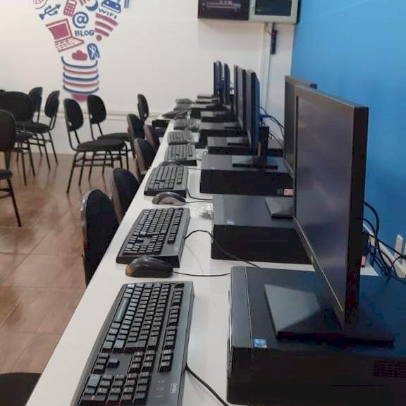 Prefeitura de Criciúma investe quase R$ 3,5 milhões na instalação de salas multimídias nas escolas municipais