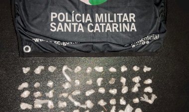 Cão da PM encontra drogas na região dos trilhos