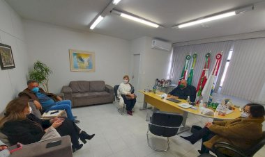 Câmara de Criciúma recebe visita de coordenadora da Escola do Legislativo da Alesc
