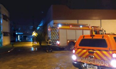 Indústria pega fogo na Vila Macarini