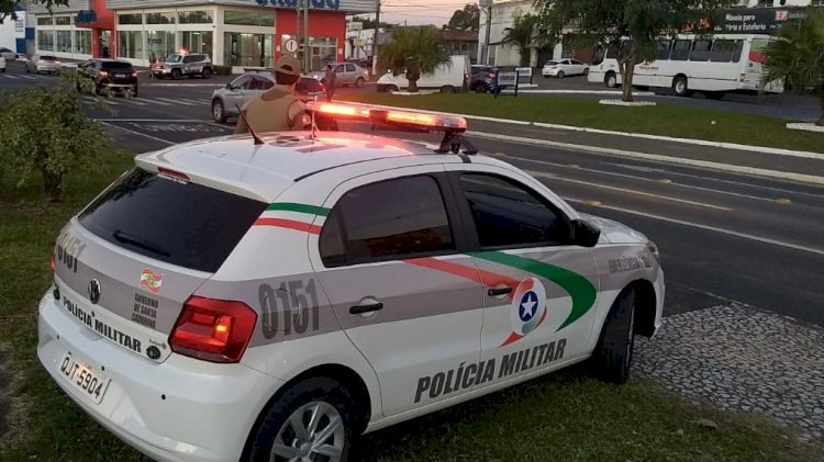 Homem é preso após ameaçar a própria mãe em Criciúma