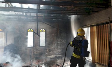Imóvel ocupado por morador de rua pega fogo em Criciúma