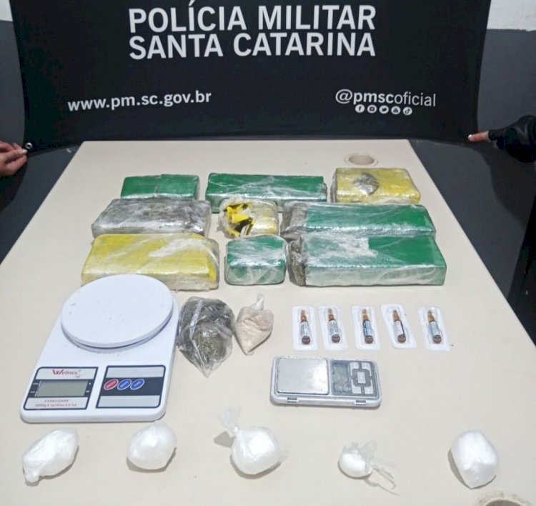 Traficantes fogem com a chegada da PM e deixam mais de 3 kg de drogas em apartamento em Criciuma