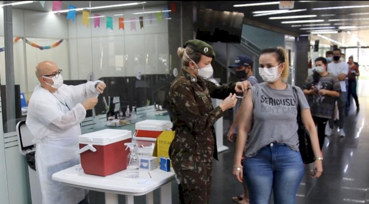 A vacinação contra a Covid-19 continua nesta segunda-feira 27 para adolescentes com 12 anos e 13 anos