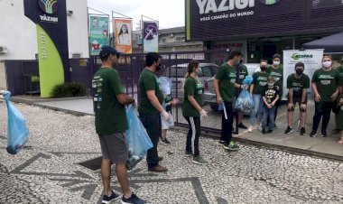 Caminhada Ecológica retira resíduos da Praça do Congresso