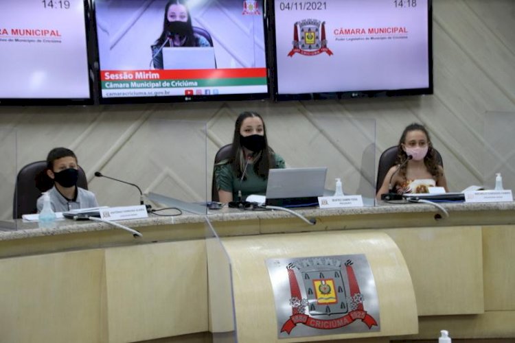 Câmara Mirim realiza última sessão no Legislativo