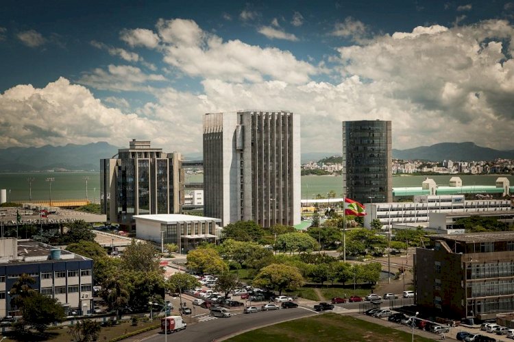 Tribunal mantém afastado fiscal acusado de fazer convite indecoroso para liberação de obra