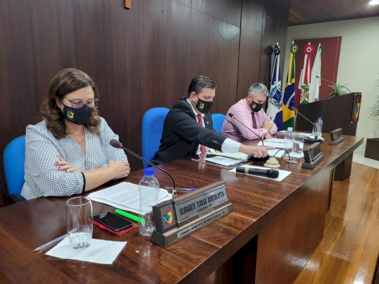 Vereadores votam contra aumento na cobrança da taxa de iluminação pública