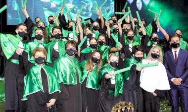 Muita emoção marca a colação de grau para 25 médicos na Unesc