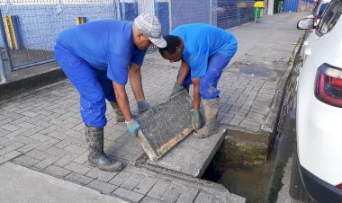 Criciúma realiza força-tarefa de limpeza de bocas de lobo devido à forte onda de calor