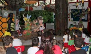 Alunos do Colégio Unesc são recepcionados pelo Museu de Zoologia