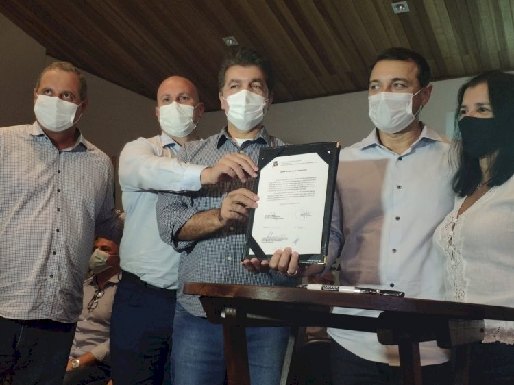 Em Criciúma, Governador autoriza início de obra do Plano 1000 e repasse para pavimentação de rodovias