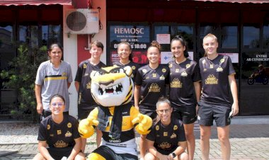 Atletas de futebol feminino de Criciúma realizam mutirão para doação de sangue