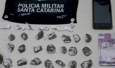 Menor de 12 anos e um cadeirante são presos por tráfico de drogas