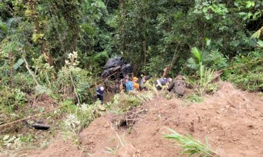 Caminhão do Exercito cai em Ribanceira de 20 metros com mais de 40 militares