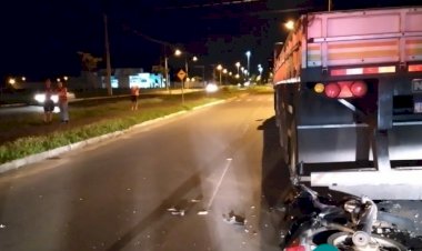 Motociclista morre em acidente com caminhão