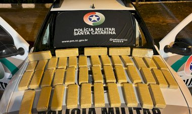 PM APREENDE MAIS DE 22KG DE MACONHA EM CASA ABANDONADA EM CRICIÚMA