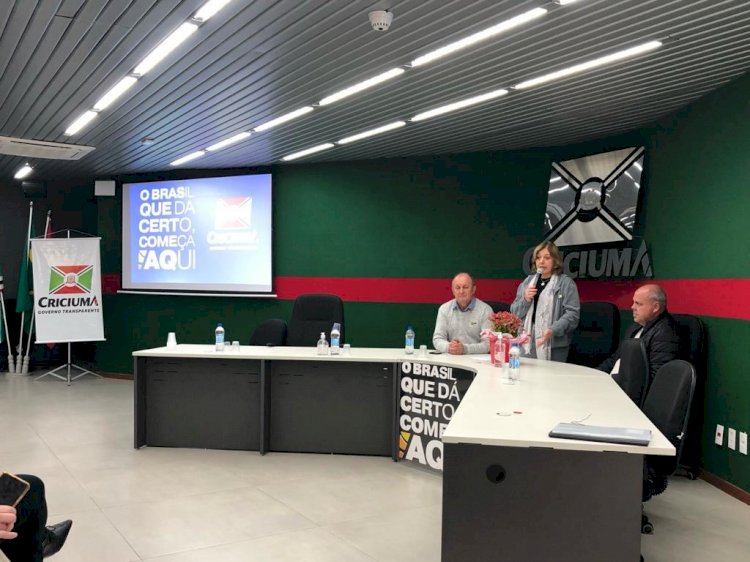 Prefeitura de Criciúma reúne escolas para tratar sobre obrigatoriedade da vacinação