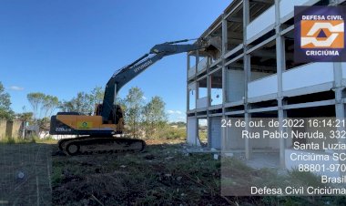 CAIC no Bairro Progresso é demolido pela Defesa Civil