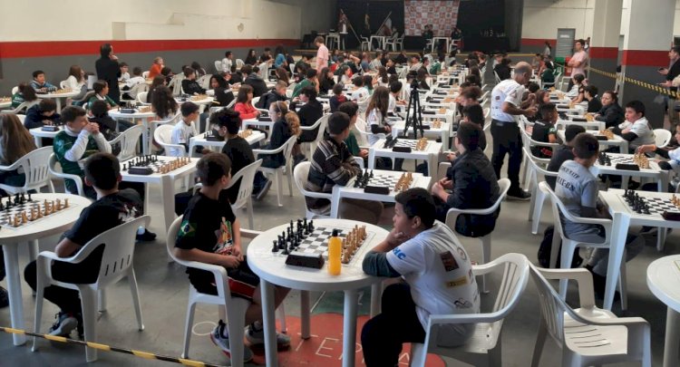 Atletas criciumenses conquistam segunda colocação no Circuito Catarinense de Xadrez Rápido