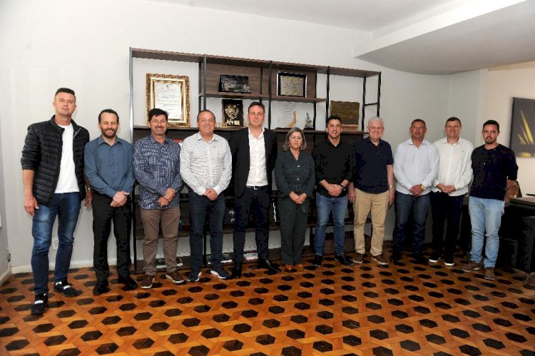 Deputado federal reeleito Ricardo Guidi reúne prefeitos e vices do PSD no Sul para reafirmar apoio ao presidente Bolsonaro