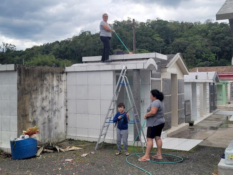 Semana é de limpeza e preparação para o dia de finados nos Cemitérios locais