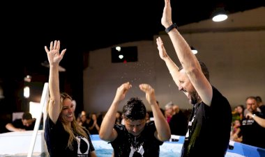 Batismo coletivo reúne 500 pessoas em Criciúma