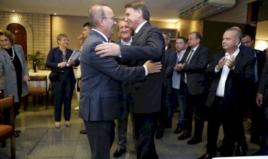 Governador eleito Jorginho Mello reforça seu apoio ao presidente Bolsonaro durante jantar em Brasília