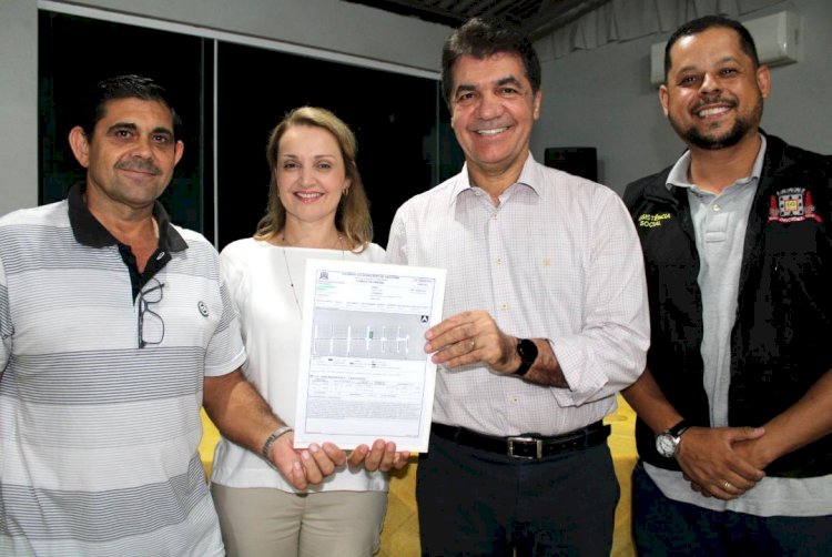 Moradores do Bairro Quarta Linha recebem 42 escrituras de imóveis