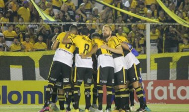 CRICIÚMA EMPATA JOGO EM TUBARÃO