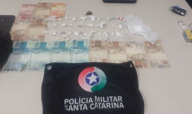 PM PRENDE CASAL POR TRÁFICO DE DROGAS NO PARAÍSO