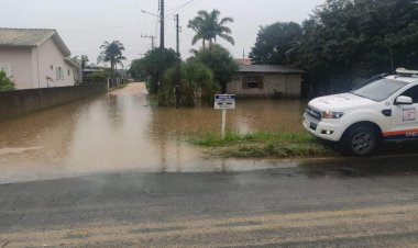 Defesa Civil emite alerta para cuidados com fortes chuvas