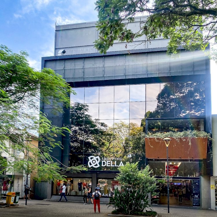 Shopping Della em clima da MegaLiquidação