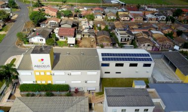 Com aulas gratuitas, Escola de Artes da Abadeus incentiva o aprendizado musical em Criciúma