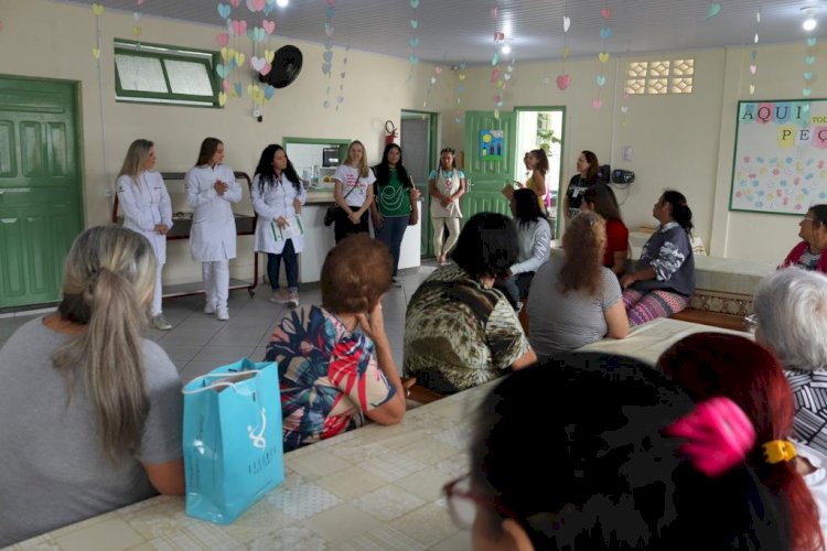 Acadêmicos dos cursos da área da saúde da Unesc realizam atendimentos para mulheres do Cras Tereza Cristina