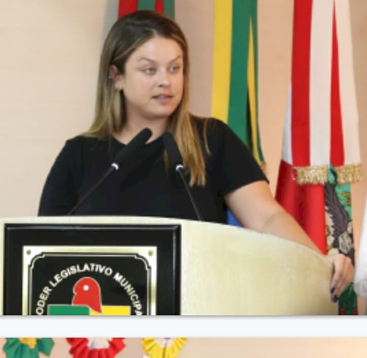 Vereadora de Criciúma questiona contratação de prestadora de serviço para coleta de resíduos