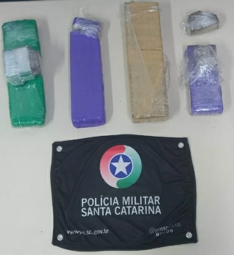 PM PRENDE MENOR COM MAIS DE 3 KG DE MACONHA NA V. ESPERANÇA