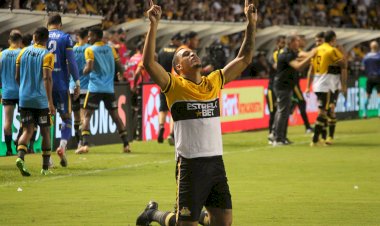 CRICIÚMA VENCE E JOGA PELO EMPATE PARA SER CAMPEÃO