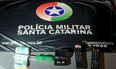 PM AGE RÁPIDO PRENDE HOMEM COM PRODUTOS DE FURTO