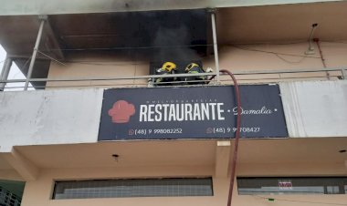 BOMBEIROS AGEM RÁPIDO E CONSEGUEM APAGAR INCENDIO EM IÇARA