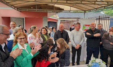 Ordens de serviço para início de obras nos bairros Metropol e Mina do Mato são assinadas em Criciúma