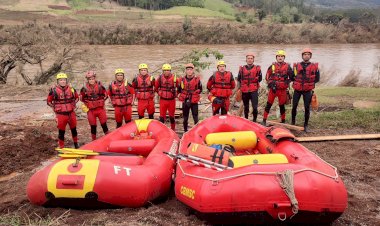 Bombeiros de Criciúma são homenageados por atuação no Rio Grande do Sul