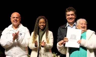 Governo de Criciúma entrega escrituras a 117 famílias nesta quinta-feira